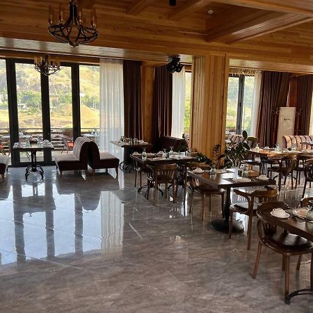 Le Chalet Mont And Restaurant Chorwoq 외부 사진