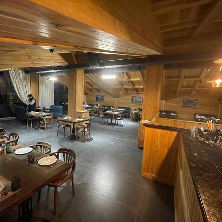 Le Chalet Mont And Restaurant Chorwoq 외부 사진