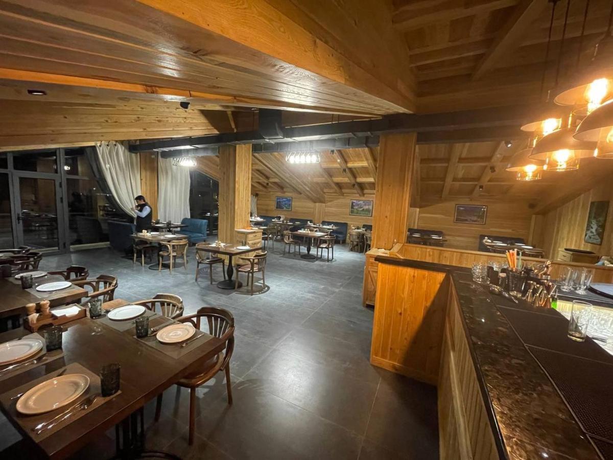Le Chalet Mont And Restaurant Chorwoq 외부 사진